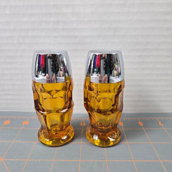 MCM Anchor Hocking Amber Salt and Pepper Shakers Chrome Color Top Classic - Picture 1 of 7